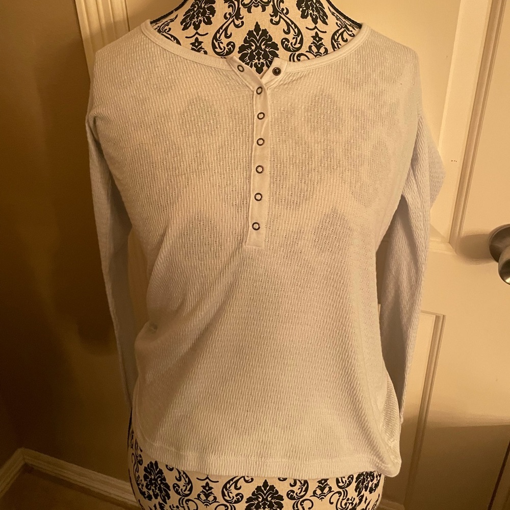 Universal thread white long sleeve 🤍